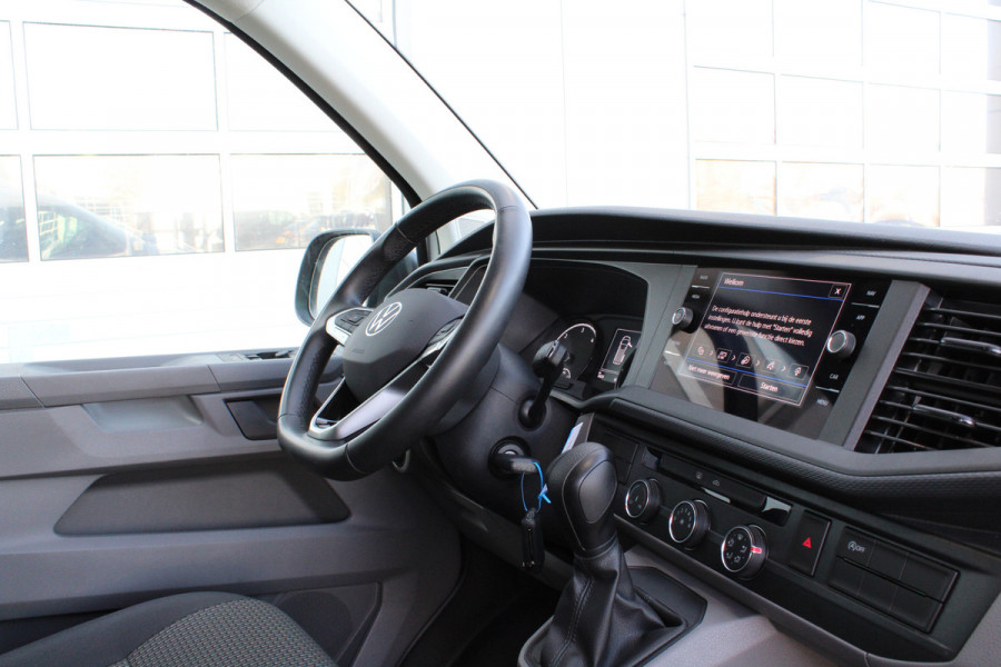 Volkswagen Transporter 2.0 TDI L2H1 32 DC > 6-persoons/Dubbel cabine/Automaat/Trekhaak