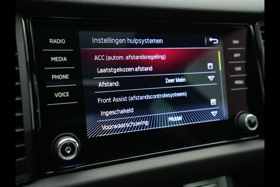 Škoda Kodiaq 1.5 TSI 150pk Sportline Business Panorama Camera Stoelverwarming Acc Carplay 302