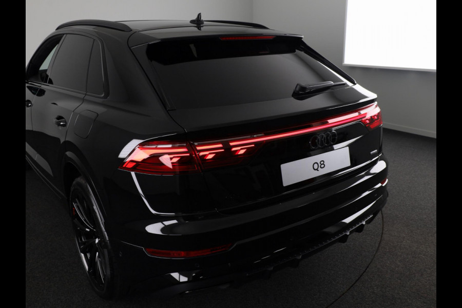 Audi Q8 60 TFSI e quattro Pro Line S Competition 490pk | Panoramadak | Head up display | Memory | Trekhaak | Massage stoelen | Assistentpakket Tour |