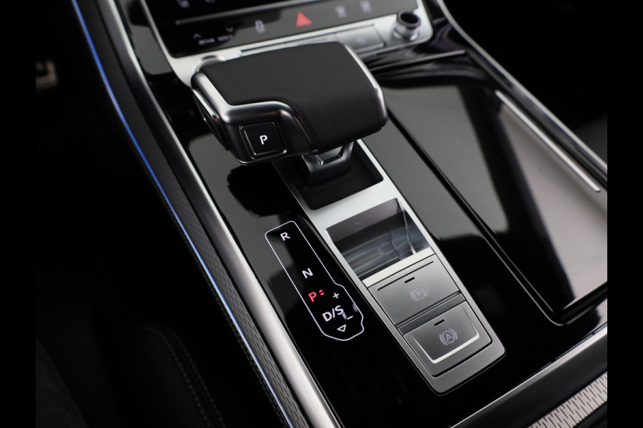 Audi Q8 60 TFSI e quattro Pro Line S Competition 490pk | Panoramadak | Head up display | Memory | Trekhaak | Massage stoelen | Assistentpakket Tour |