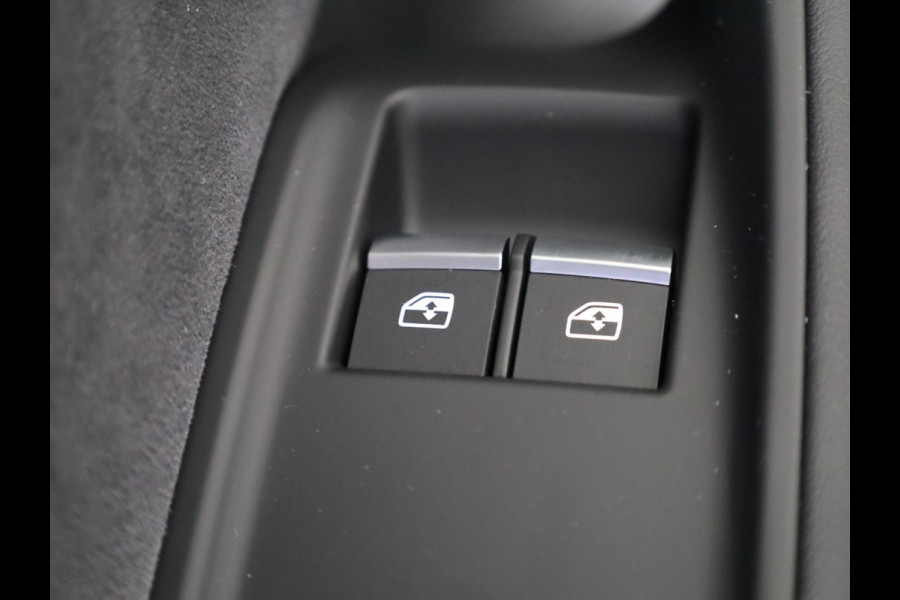 Audi Q8 60 TFSI e quattro Pro Line S Competition 490pk | Panoramadak | Head up display | Memory | Trekhaak | Massage stoelen | Assistentpakket Tour |