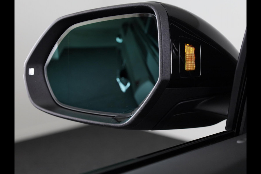 Audi Q8 60 TFSI e quattro Pro Line S Competition 490pk | Panoramadak | Head up display | Memory | Trekhaak | Massage stoelen | Assistentpakket Tour |
