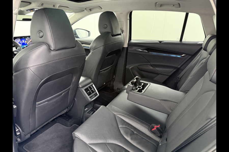 Škoda ENYAQ iV 80 204pk Leer+St+Verwarmd Pano-dak Trekhaak Adaptive Cruise PDC-a+v S.O.H. 94% 360°Camera 20"lm Apple Carplay Android Auto Luxus DAB Stuurverwarming Led Lmv Keyless Infotainment Plus Assistentie Plus Comfort-pakket 1e Eigenaar Origineel Nederlandse Auto Nieuwprijs €57.155,- 1.000kg trekvermogen!