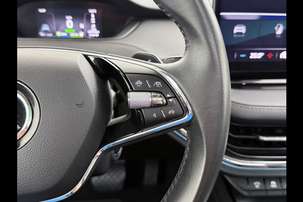Škoda ENYAQ iV 80 204pk Leer+St+Verwarmd Pano-dak Trekhaak Adaptive Cruise PDC-a+v S.O.H. 94% 360°Camera 20"lm Apple Carplay Android Auto Luxus DAB Stuurverwarming Led Lmv Keyless Infotainment Plus Assistentie Plus Comfort-pakket 1e Eigenaar Origineel Nederlandse Auto Nieuwprijs €57.155,- 1.000kg trekvermogen!
