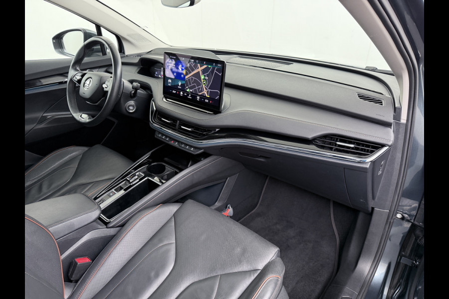 Škoda ENYAQ iV 80 204pk Leer+St+Verwarmd Pano-dak Trekhaak Adaptive Cruise PDC-a+v S.O.H. 94% 360°Camera 20"lm Apple Carplay Android Auto Luxus DAB Stuurverwarming Led Lmv Keyless Infotainment Plus Assistentie Plus Comfort-pakket 1e Eigenaar Origineel Nederlandse Auto Nieuwprijs €57.155,- 1.000kg trekvermogen!