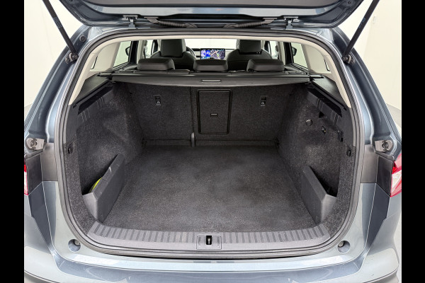 Škoda ENYAQ iV 80 204pk Leer+St+Verwarmd Pano-dak Trekhaak Adaptive Cruise PDC-a+v S.O.H. 94% 360°Camera 20"lm Apple Carplay Android Auto Luxus DAB Stuurverwarming Led Lmv Keyless Infotainment Plus Assistentie Plus Comfort-pakket 1e Eigenaar Origineel Nederlandse Auto Nieuwprijs €57.155,- 1.000kg trekvermogen!