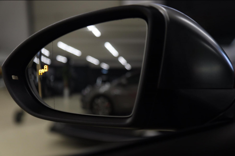 Volkswagen Golf 2.0 TSI 4Motion R /PANO/CARPLAY/KEYLESS/ACC/BLINDSPOT/DUNAAUDIO/SFEER/VOL