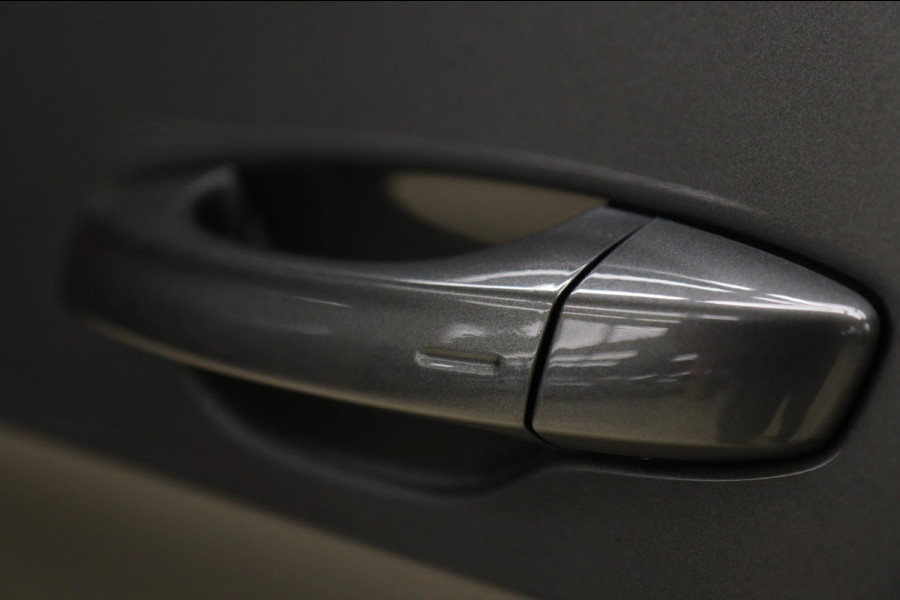 Volkswagen Golf 2.0 TSI 4Motion R /PANO/CARPLAY/KEYLESS/ACC/BLINDSPOT/DUNAAUDIO/SFEER/VOL