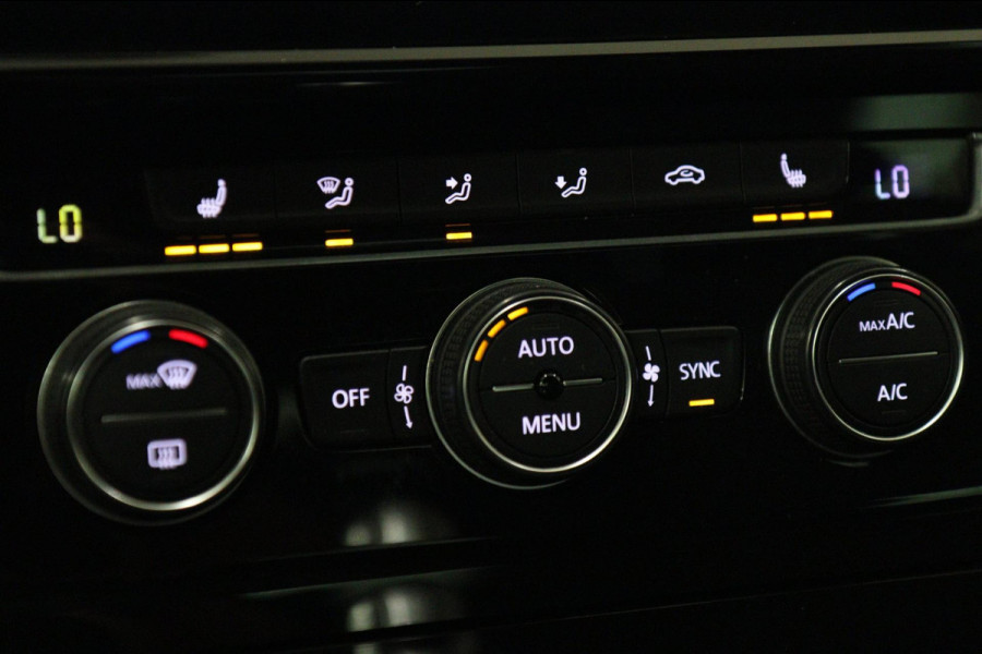 Volkswagen Golf 2.0 TSI 4Motion R /PANO/CARPLAY/KEYLESS/ACC/BLINDSPOT/DUNAAUDIO/SFEER/VOL