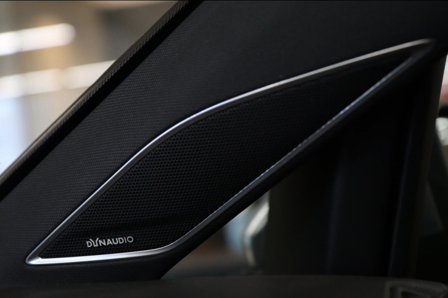 Volkswagen Golf 2.0 TSI 4Motion R /PANO/CARPLAY/KEYLESS/ACC/BLINDSPOT/DUNAAUDIO/SFEER/VOL