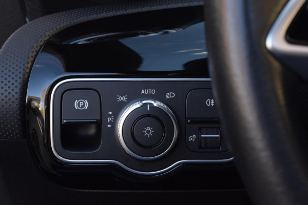 Mercedes-Benz A-Klasse 250 e Luxury Line|Dak|Sfeer|Trekhaak|Orig.NL.