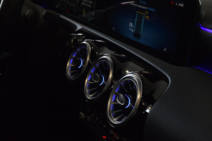 Mercedes-Benz A-Klasse 250 e Luxury Line|Dak|Sfeer|Trekhaak|Orig.NL.