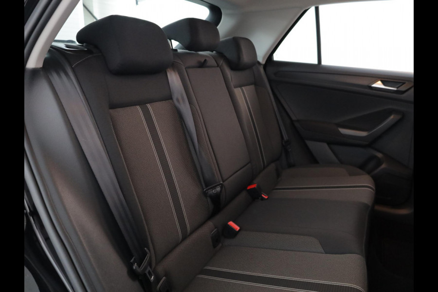 Volkswagen T-Roc 1.0 TSI Style 115pk 6bak| Navi| 17'LM-velgen| Camera| Clioma