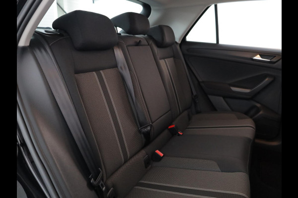Volkswagen T-Roc 1.0 TSI Style 115pk 6bak| Navi| 17'LM-velgen| Camera| Clioma