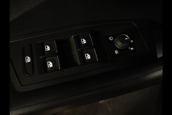 Volkswagen T-Roc 1.0 TSI Style 115pk 6bak| Navi| 17'LM-velgen| Camera| Clioma