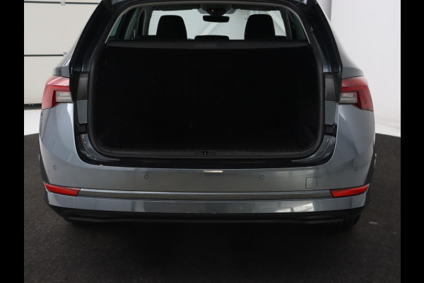 Škoda Octavia 1.0 TSI Business Edition | Carplay | Navigatie | Chroom Pakket | Parkeerhulp | Full LED | Getint glas | Climate control | Cruise control | Bluetooth | Virtual Cockpit | Keyless start | 18'' lichtmetalen velgen