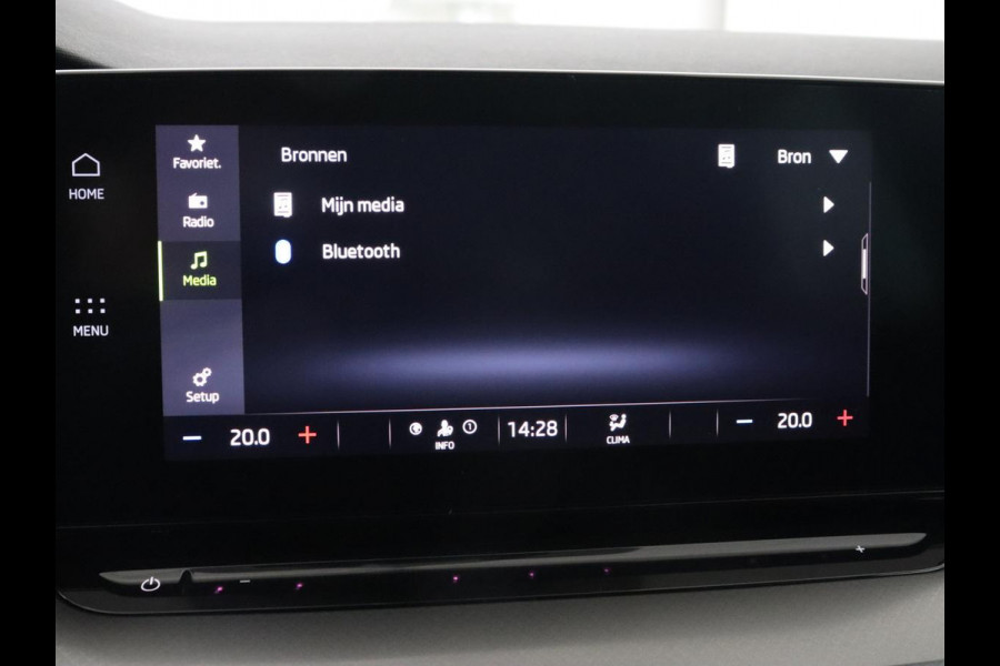 Škoda Octavia 1.0 TSI Business Edition | Carplay | Navigatie | Chroom Pakket | Parkeerhulp | Full LED | Getint glas | Climate control | Cruise control | Bluetooth | Virtual Cockpit | Keyless start | 18'' lichtmetalen velgen