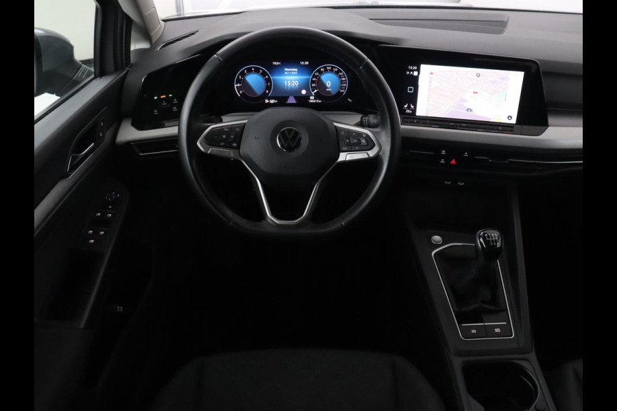 Volkswagen Golf 1.0 TSI Life | Trekhaak | Stoelverwarming | Camera | Carplay | Adaptive cruise | Stuurverwarming | Navigatie | Getint glas | Full LED | Climate control | Digital Cockpit | Sfeerverlichting