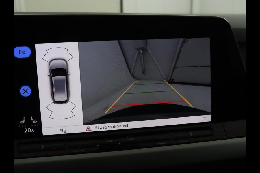 Volkswagen Golf 1.0 TSI Life | Trekhaak | Stoelverwarming | Camera | Carplay | Adaptive cruise | Stuurverwarming | Navigatie | Getint glas | Full LED | Climate control | Digital Cockpit | Sfeerverlichting