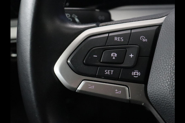 Volkswagen Golf 1.0 TSI Life | Trekhaak | Stoelverwarming | Camera | Carplay | Adaptive cruise | Stuurverwarming | Navigatie | Getint glas | Full LED | Climate control | Digital Cockpit | Sfeerverlichting