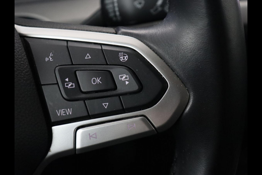 Volkswagen Golf 1.0 TSI Life | Trekhaak | Stoelverwarming | Camera | Carplay | Adaptive cruise | Stuurverwarming | Navigatie | Getint glas | Full LED | Climate control | Digital Cockpit | Sfeerverlichting