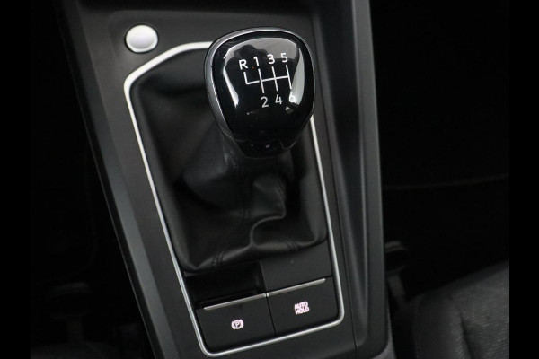 Volkswagen Golf 1.0 TSI Life | Trekhaak | Stoelverwarming | Camera | Carplay | Adaptive cruise | Stuurverwarming | Navigatie | Getint glas | Full LED | Climate control | Digital Cockpit | Sfeerverlichting