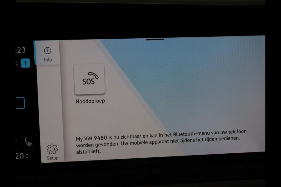 Volkswagen Golf 1.0 TSI Life | Trekhaak | Stoelverwarming | Camera | Carplay | Adaptive cruise | Stuurverwarming | Navigatie | Getint glas | Full LED | Climate control | Digital Cockpit | Sfeerverlichting