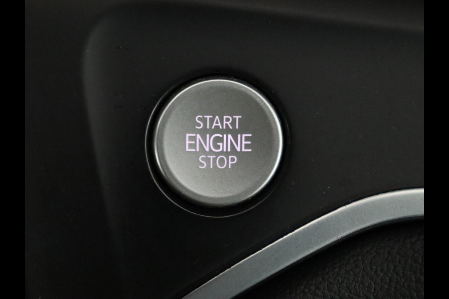 Volkswagen Golf 1.0 TSI Life | Trekhaak | Stoelverwarming | Camera | Carplay | Adaptive cruise | Stuurverwarming | Navigatie | Getint glas | Full LED | Climate control | Digital Cockpit | Sfeerverlichting