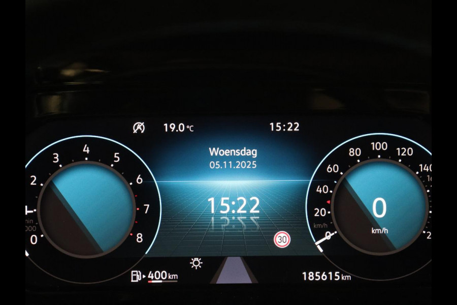 Volkswagen Golf 1.0 TSI Life | Trekhaak | Stoelverwarming | Camera | Carplay | Adaptive cruise | Stuurverwarming | Navigatie | Getint glas | Full LED | Climate control | Digital Cockpit | Sfeerverlichting