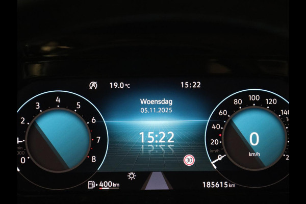 Volkswagen Golf 1.0 TSI Life | Trekhaak | Stoelverwarming | Camera | Carplay | Adaptive cruise | Stuurverwarming | Navigatie | Getint glas | Full LED | Climate control | Digital Cockpit | Sfeerverlichting