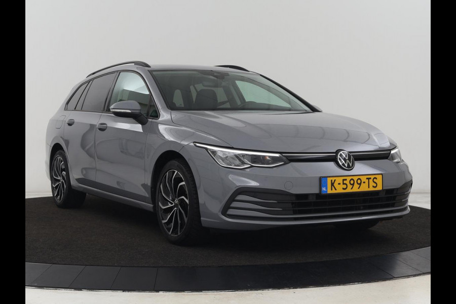 Volkswagen Golf 1.0 TSI Life | Trekhaak | Stoelverwarming | Camera | Carplay | Adaptive cruise | Stuurverwarming | Navigatie | Getint glas | Full LED | Climate control | Digital Cockpit | Sfeerverlichting