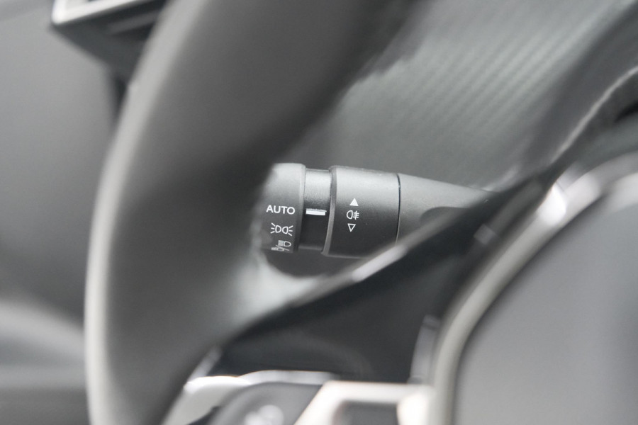 Peugeot 208 PureTech 100 Active | Parkeersensoren | Navigatie | Apple Carplay