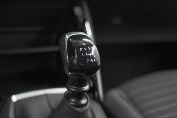 Peugeot 208 PureTech 100 Active | Parkeersensoren | Navigatie | Apple Carplay