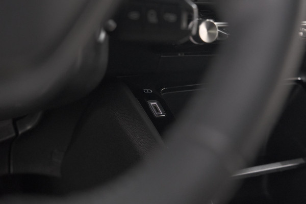 Peugeot 208 PureTech 100 Active | Parkeersensoren | Navigatie | Apple Carplay