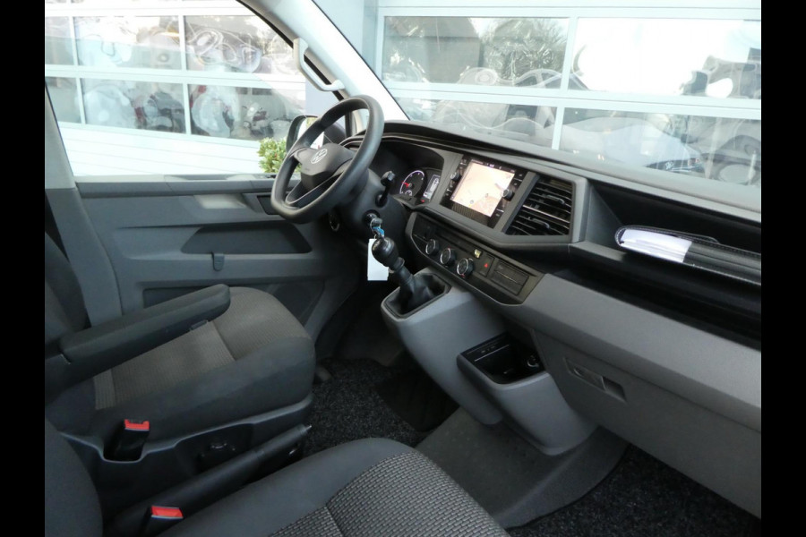 Volkswagen Transporter 2.0 TDI 150 pk L2H1 lang airco navigatie trekhaak