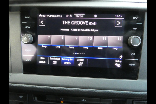 Volkswagen Transporter 2.0 TDI 150 pk L2H1 lang airco navigatie trekhaak