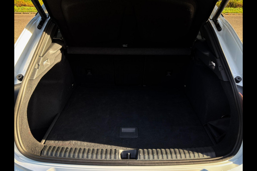 CUPRA Terramar 1.5 TSI e-Hybrid Business MHEV|360 camera|Matrix LED|Sport-kuipstoelen|Memory