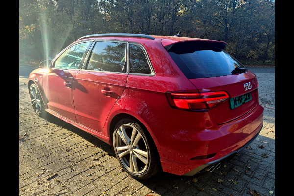 Audi A3 Sportback 35 TFSI S Line . Panoramadak . Matrix . 54000 km