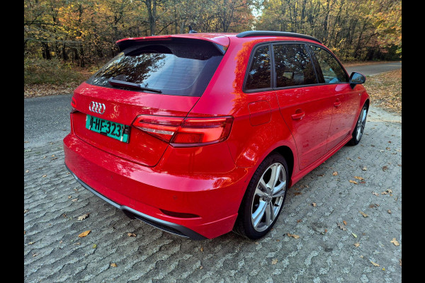 Audi A3 Sportback 35 TFSI S Line . Panoramadak . Matrix . 54000 km