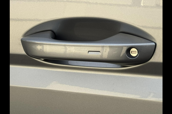 Volkswagen Multivan 1.4 eHybrid L2H1 Style Cruise control Climate control v/a Navigatie Apple / Android Flexibel interieur