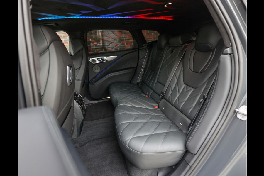 BMW XM PHEV 30 kWh | Drivers Pack - Trekhaak - 23" Vossen