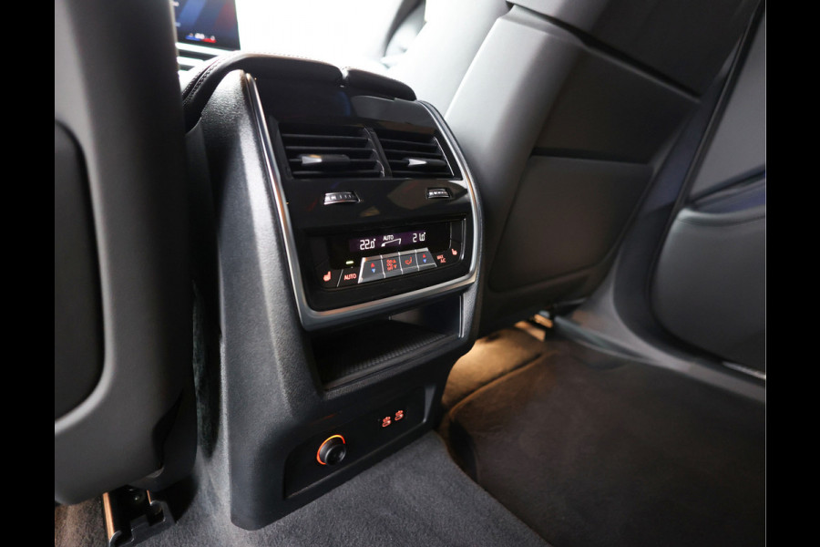 BMW XM PHEV 30 kWh | Drivers Pack - Trekhaak - 23" Vossen