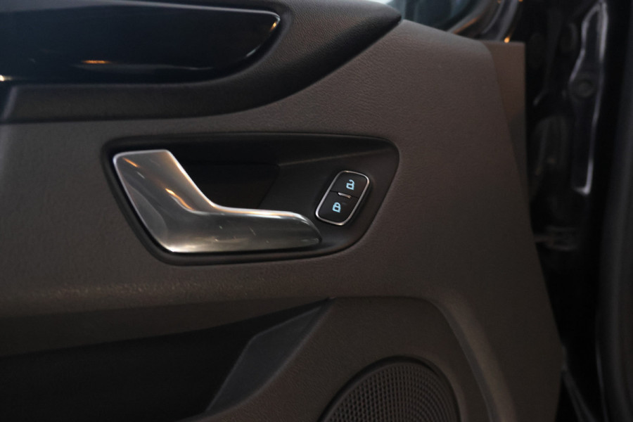 Ford Transit Custom 300 2.0 TDCI L2H1 Limited DC Dubbel cabine, Automaat, Airco.