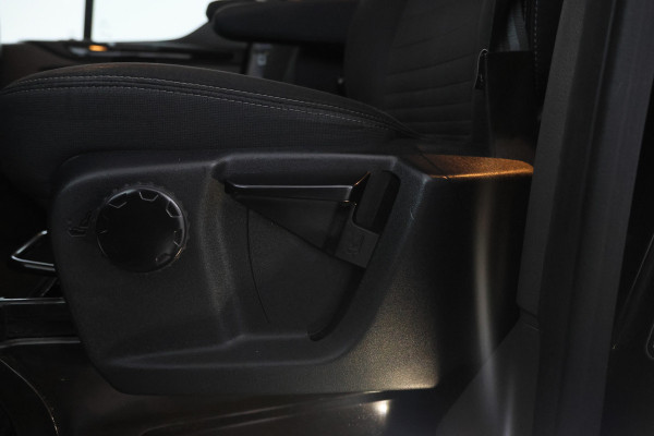 Ford Transit Custom 300 2.0 TDCI L2H1 Limited DC Dubbel cabine, Automaat, Airco.