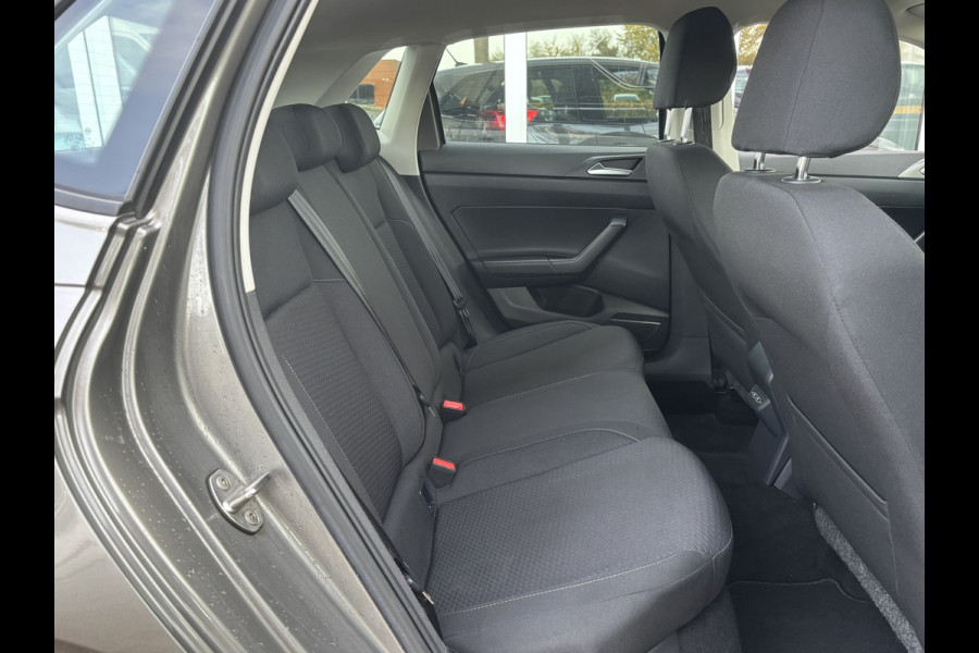 Volkswagen Polo 1.0 TSI Highline Business | Parkeer Sensoren | Stoelverwarming | Navi | Cruise