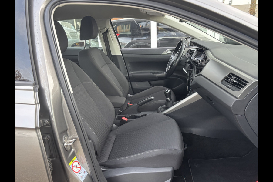 Volkswagen Polo 1.0 TSI Highline Business | Parkeer Sensoren | Stoelverwarming | Navi | Cruise