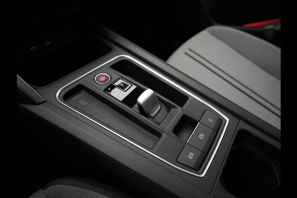 Seat Leon 1.0 eTSI 110 pk DSG Style Business Intense Navigatie Clima Camera Stoelverwarming Parkassist 220