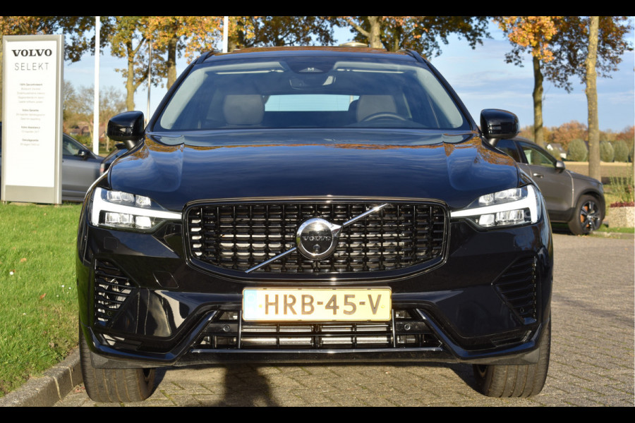 Volvo XC60 T6 AWD 350PK Plug-in Hybrid Ultra Dark | Trekhaak | Leer | H&K | ACC | Thuislader | 360 Camera | Panodak | Stuurverwarming