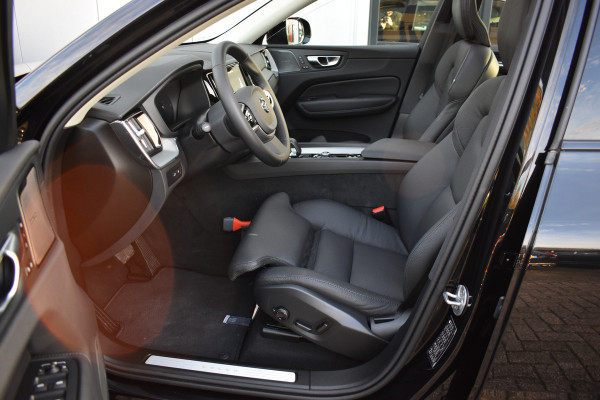 Volvo XC60 T6 AWD 350PK Plug-in Hybrid Ultra Dark | Trekhaak | Leer | H&K | ACC | Thuislader | 360 Camera | Panodak | Stuurverwarming