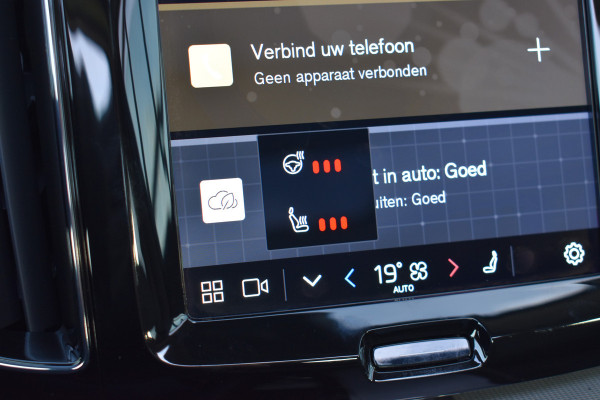 Volvo XC60 T6 AWD 350PK Plug-in Hybrid Ultra Dark | Trekhaak | Leer | H&K | ACC | Thuislader | 360 Camera | Panodak | Stuurverwarming